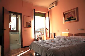 Historical With Panoramic Terrace Apartamento Nápoles