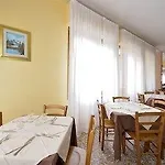 아파트 Panoramic Penthouse With Terrace
