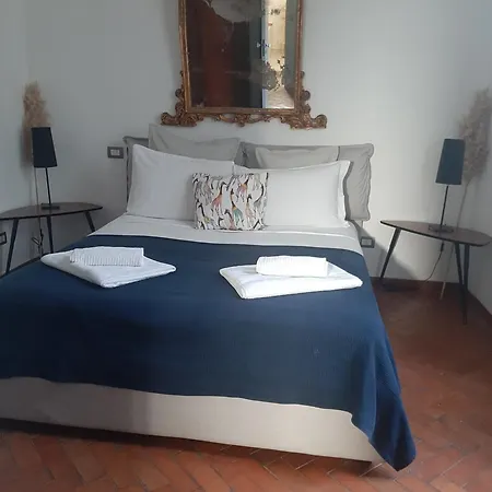 Historical With Panoramic Terrace Apartment Naples